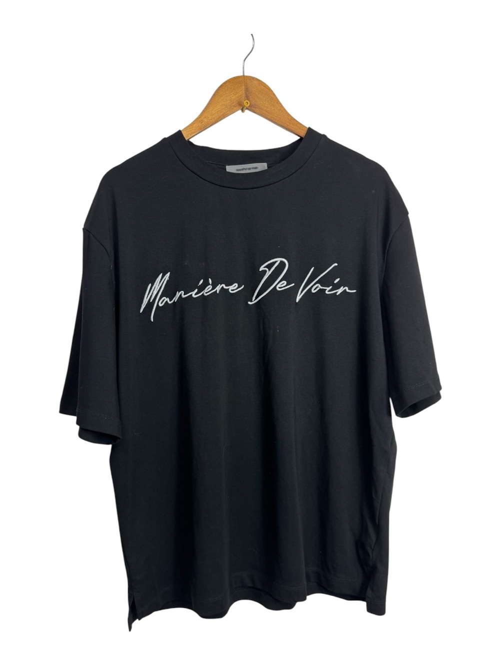 Manière De Voir Black Short Sleeve Logo Tee with White‎ Script L
